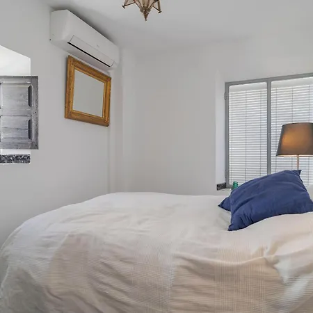 Cozy In With Kitchenette *